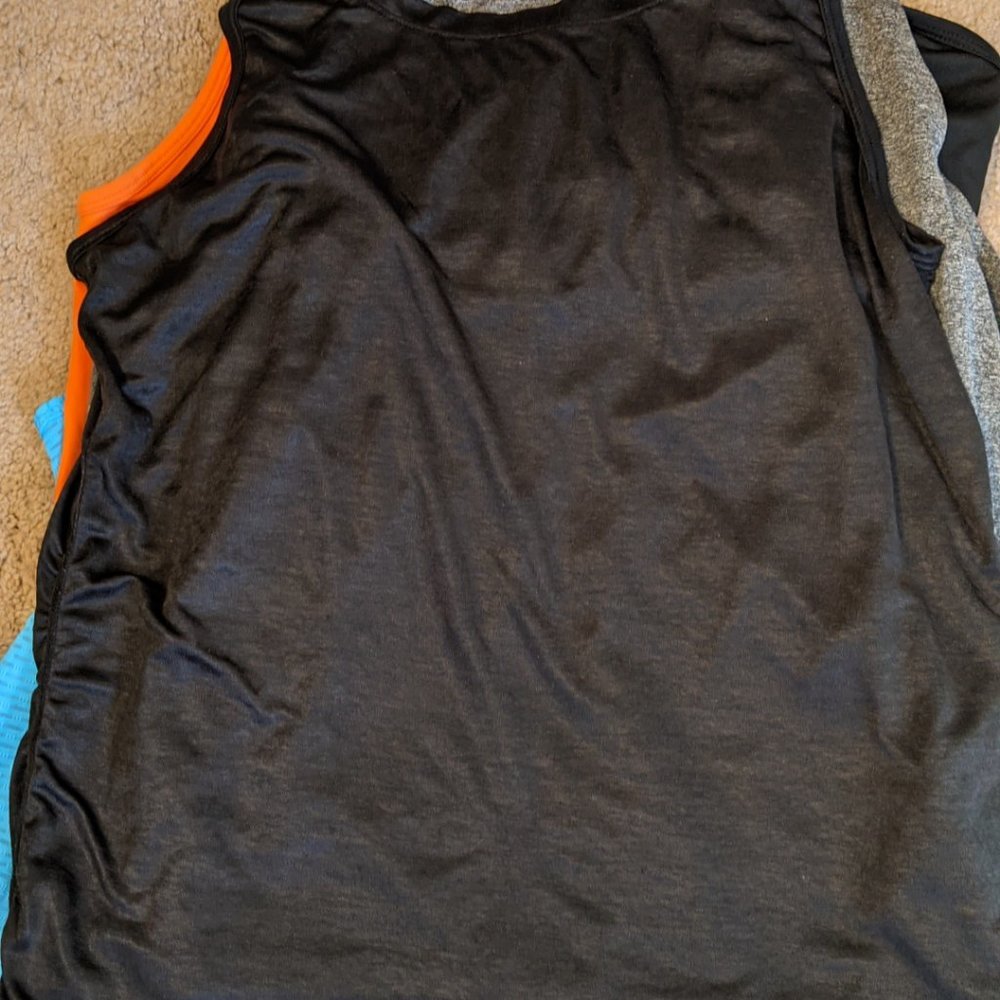 Activewear - Picture 3 of 4